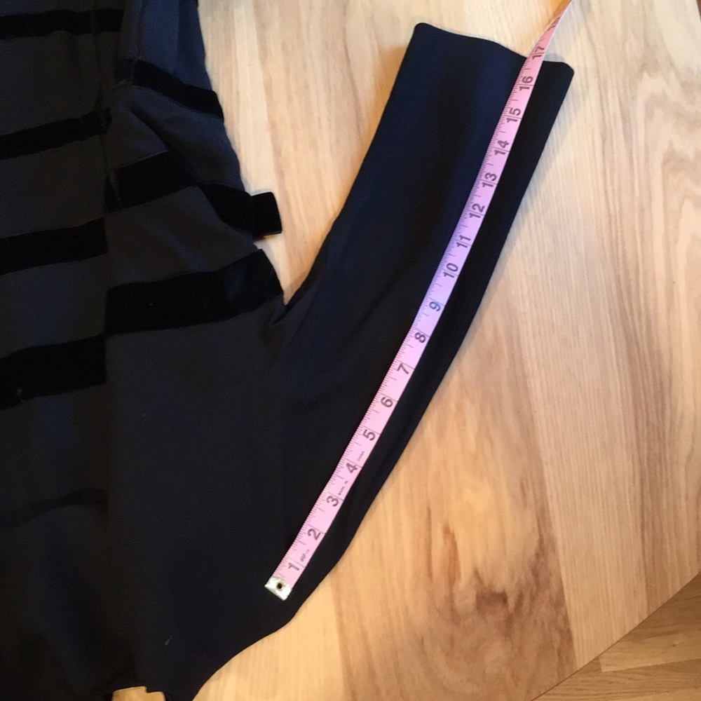 Vintage 40-50’s blk dress w velvet bows - Picture 6 of 9